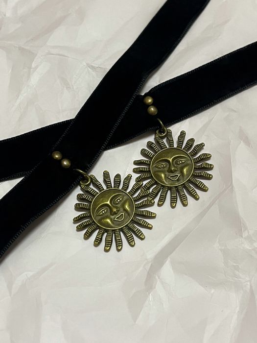 Готичний чокер з сонцем