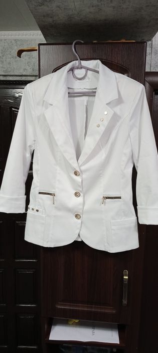 Жіночий нарядний піджак