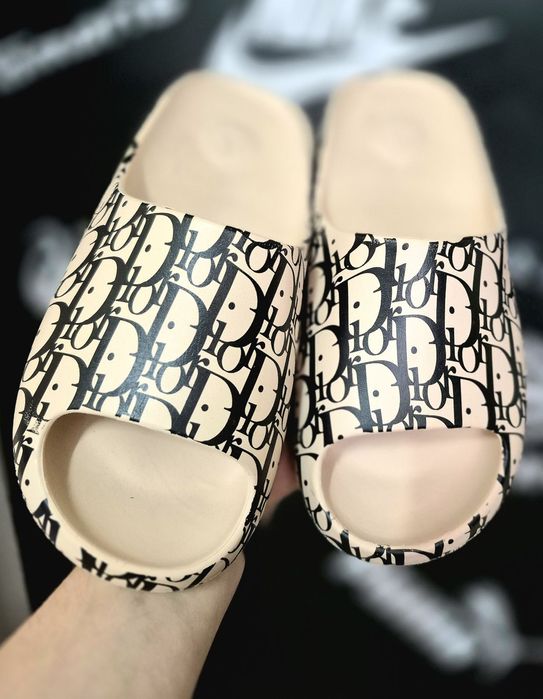 Шльопанці Adidas x Christian Dior(Легке Б/У-Оригінал-Унісекс)39-25,5см