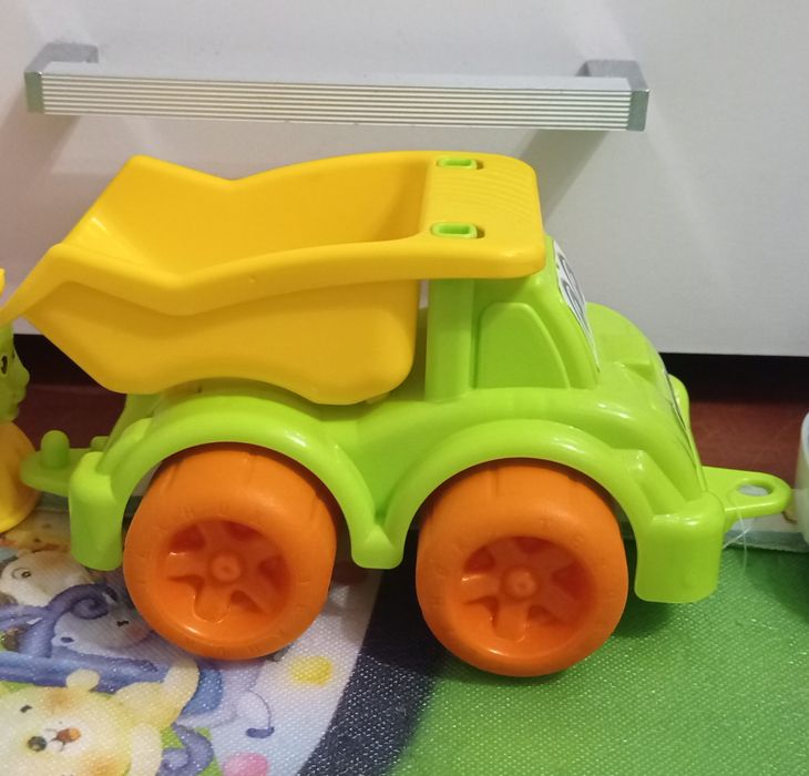 Продам дитячі самоскиди