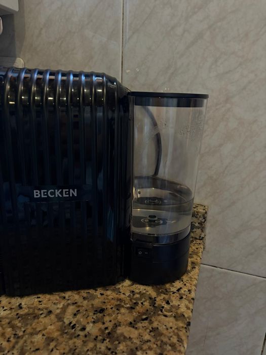 Máquina de Café Becken 4 em 1 – Cápsulas – Como Nova