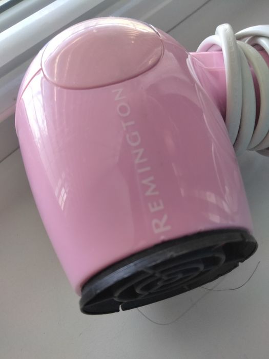 Фен для волос REMINGTON в хорошем самтоянии.