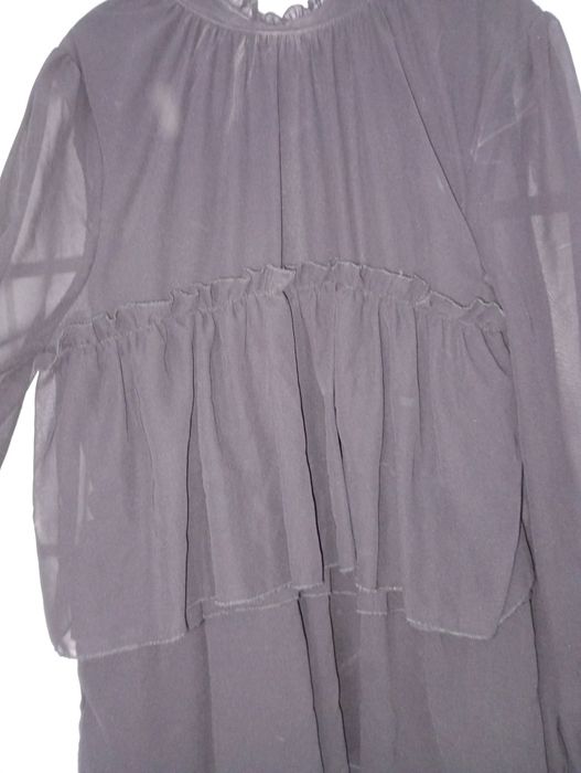 Czarna sukienka z falbankami