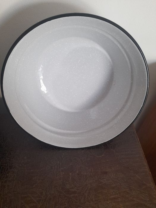 Alguidar de esmalte antigo como novo