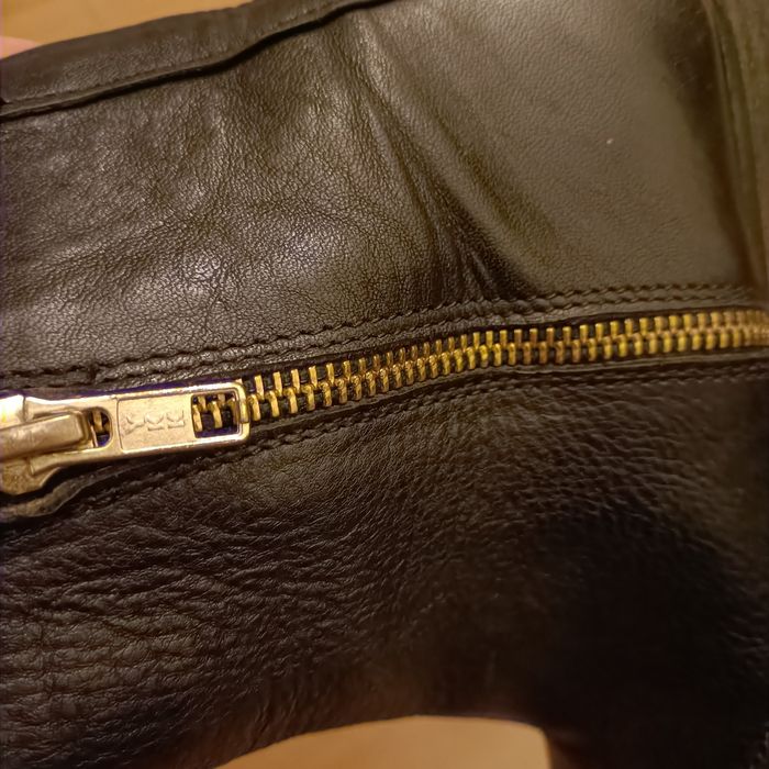 Botas em pele como novas