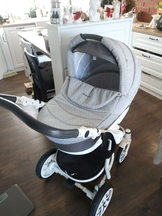 Pompowane koła, zadbany wózek gondola bebetto torino