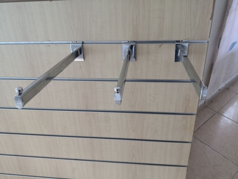 Ganchos para painéis de madeira