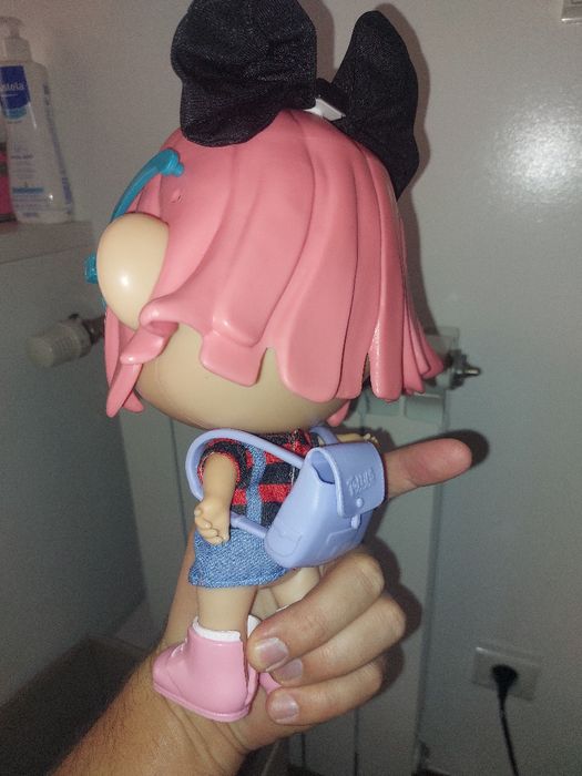 Boneca que muda de olhos