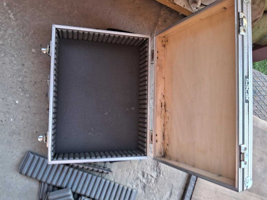 Ящик деревянный и металлический