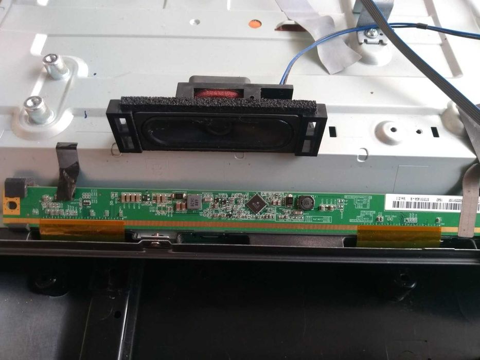 Телевизор LG 32 LH590U-ZE на запчасти. Под разборку.\.