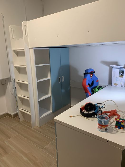 Beliche com roupeiro e secretaria ikea