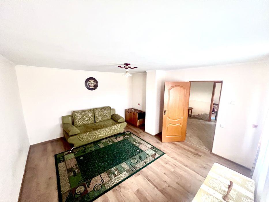 Хата,гараж,сауна,озеро,літня кухня,стайня,