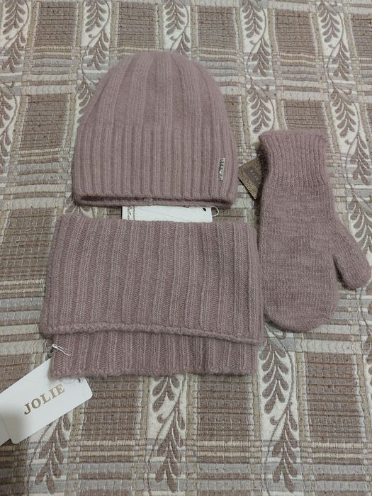 Чудовий набір (шапка + снуд + рукавички)