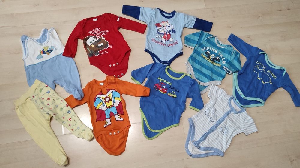 Body dziecięce 7szt, śpiochy i półśpiochy rozm 62