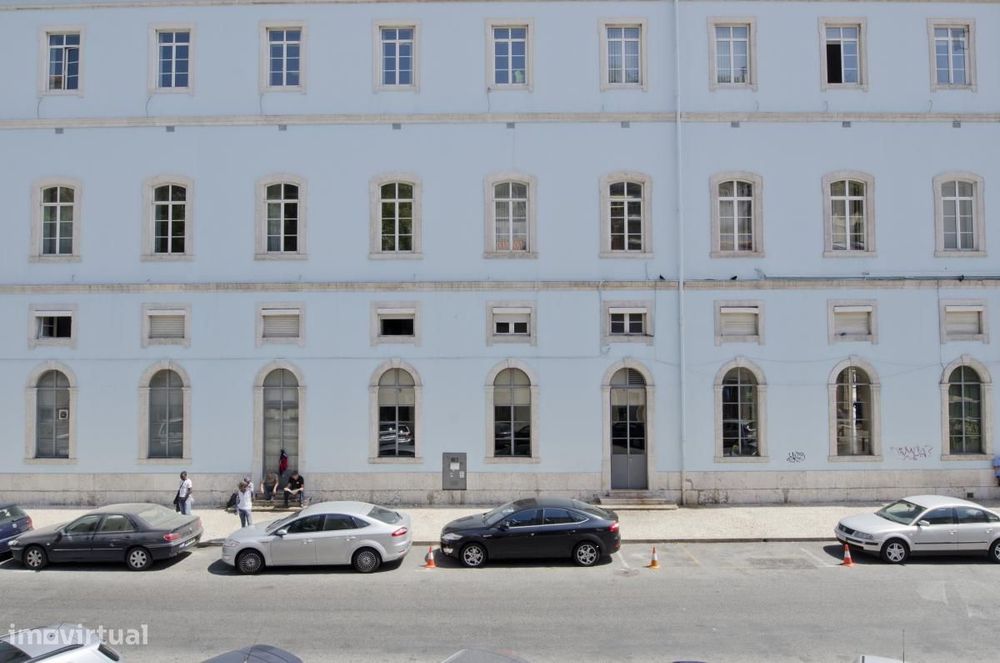 Quarto - localizado em Santa Apolónia Lisbon