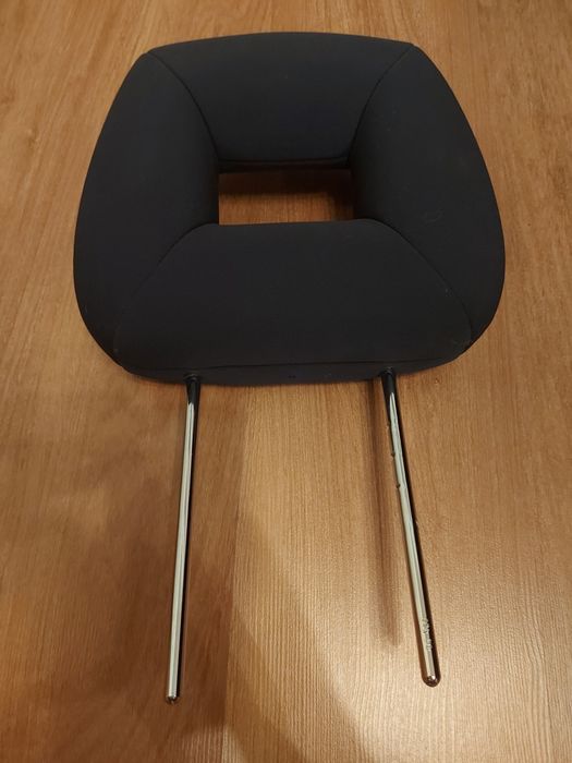 Підголковник для авто