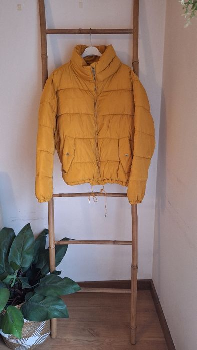 Casaco alcochoado amarelo Pull & Bear