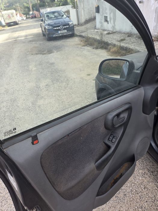 Opel Corsa C - Ano 2000 | 1500 €