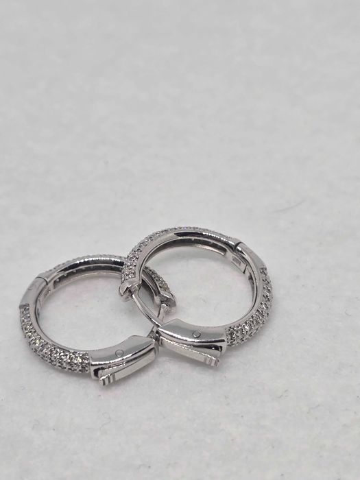 Золоті сережки з діамантами. Серьги с бриллиантами