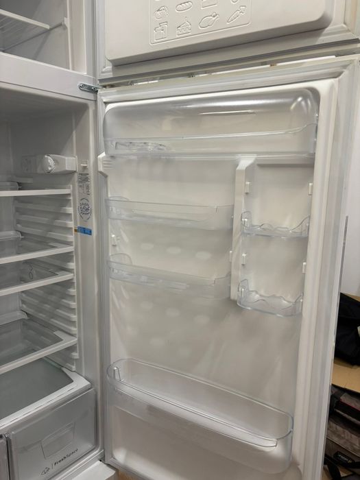 Frigorífico INDESIT em muito bom estado