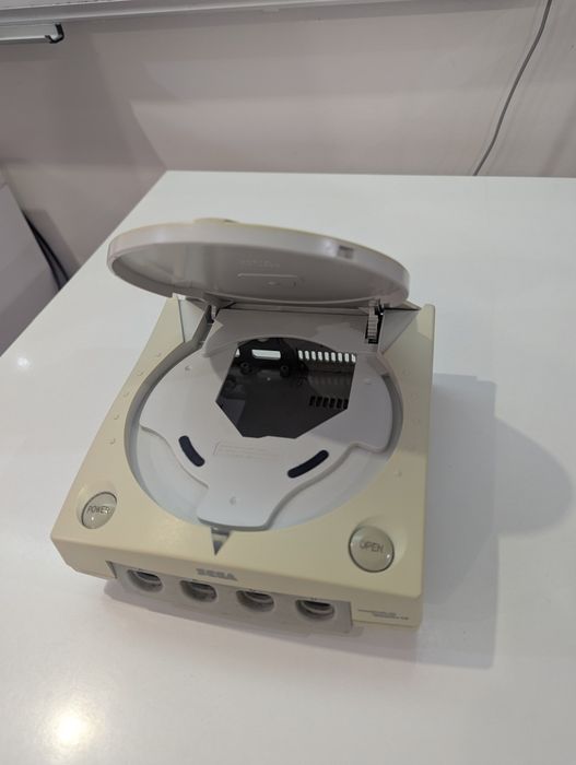 Dreamcast,  корпус 1