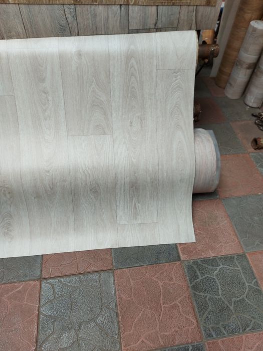 Побутовий та напівкомерційний лінолеум Таркетт та Sommer