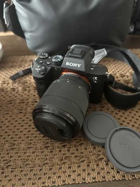 Aparat bezlusterkowy SONY Alpha A7 III ) Body + Obiektyw