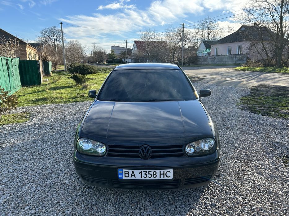 Продаю Volkswagen Golf 4 з двигуном 1.6 16-клапан