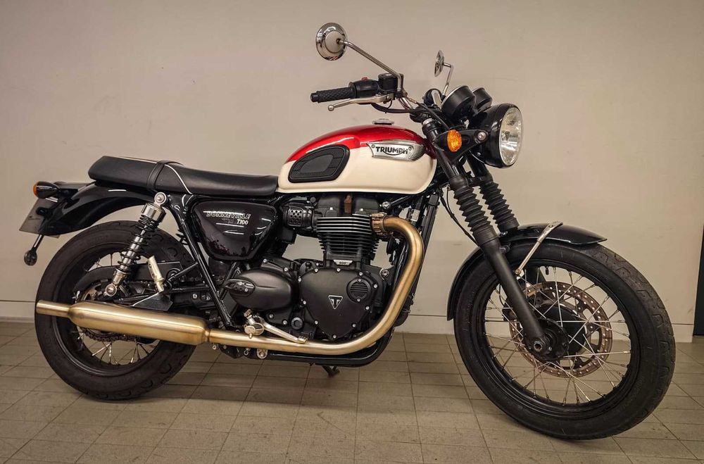 TRIUMPH BONNEVILLE T100 2021