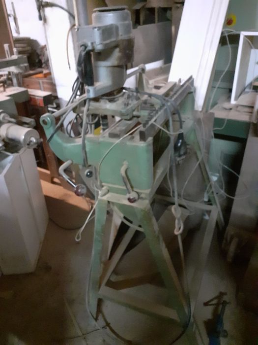 Maquina de fazer malhetes