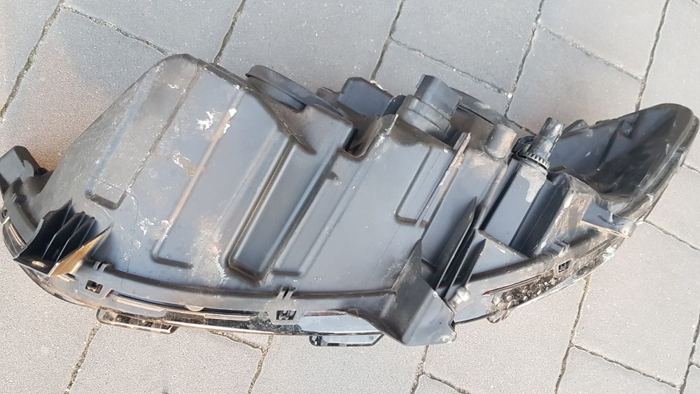 Lampa mondeo mk5 prawa