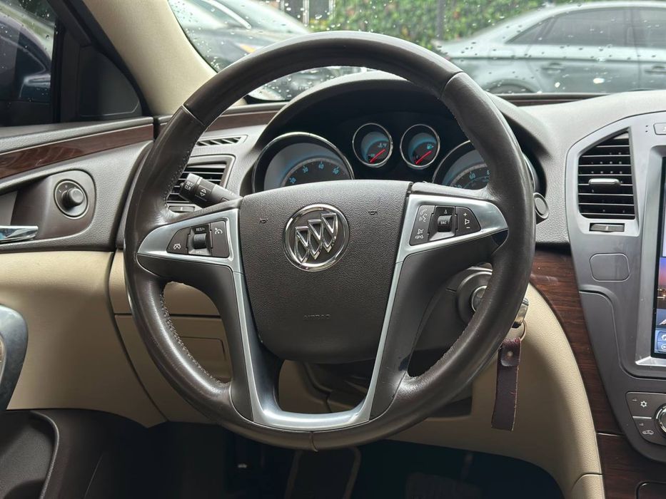 Buick Regal CXL 2011