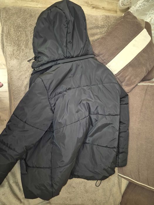 Зимова жіноча куртка