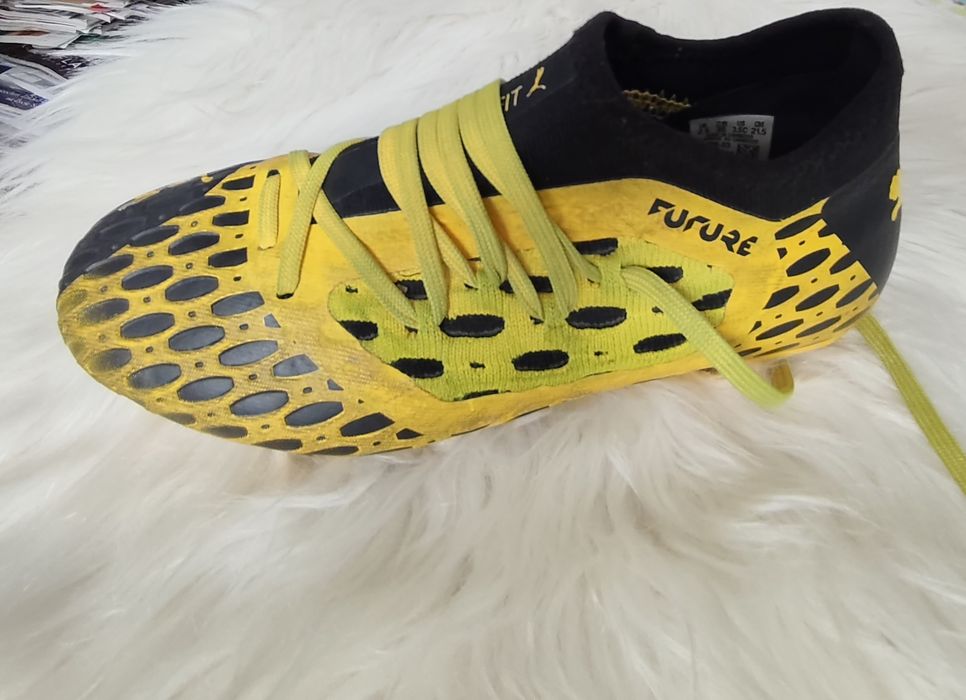 Puma lewy but Korki do gry w nogę, jeden żółto czarny, r. 35