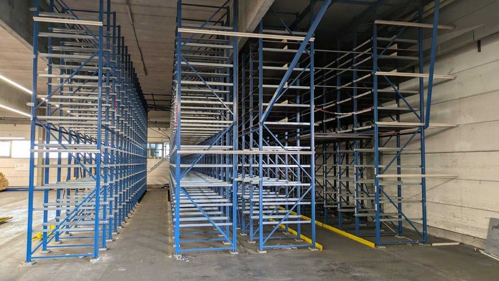 Regały magazynowe, wysuwane półki , piętrowe ze schodami