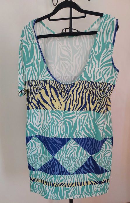 Vestidos scripta e de cerimónia