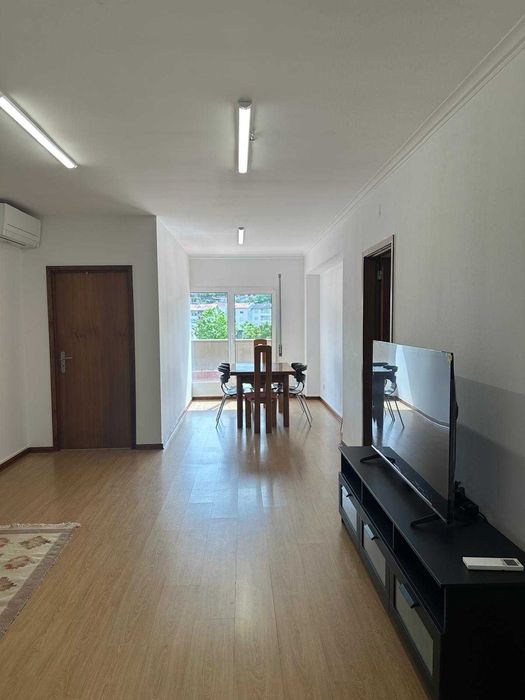 Arrendamento de quartos em apartamento, na Avenida Elisio de Moura, Coimbra
