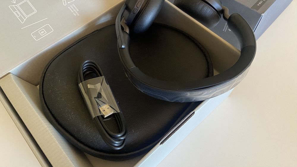 Jabra Evolve2 65 + Charging Dock – Novos