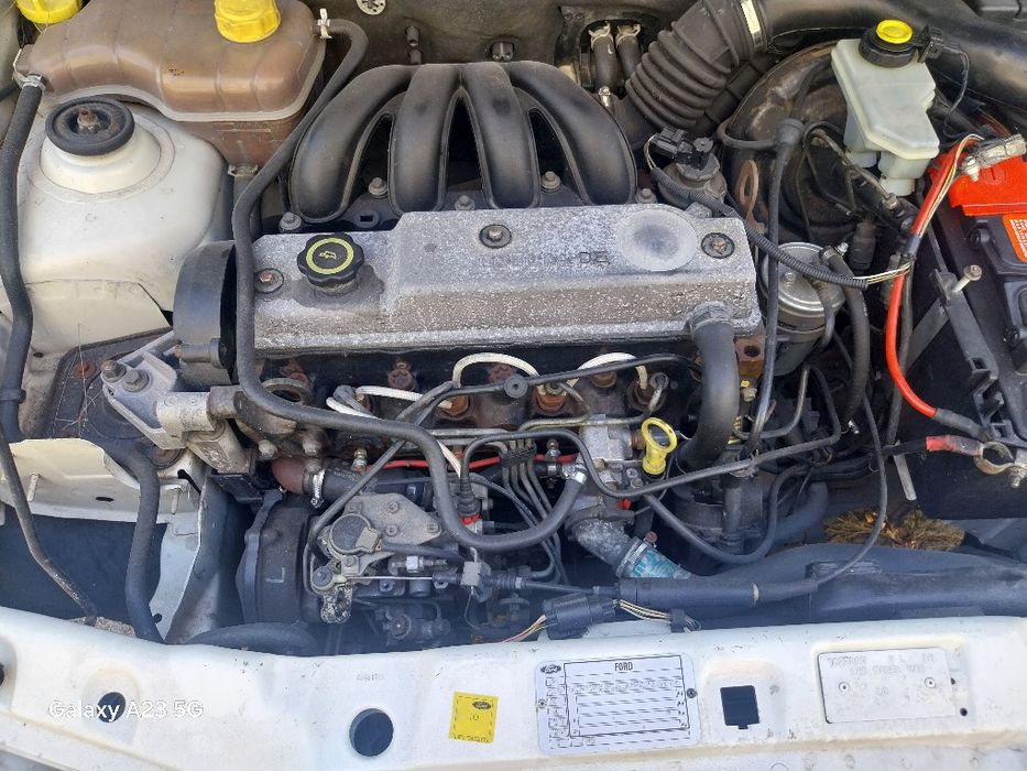Carro potente e bom motorCarro potente e com bom motor, é só dirigir.