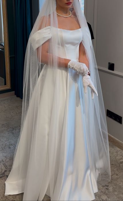 Весільна атласна сукня нареченої,свадебное платье айвори