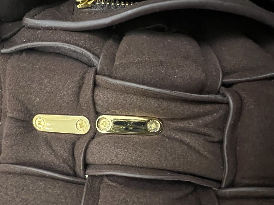 Продам  замшевую сумку.