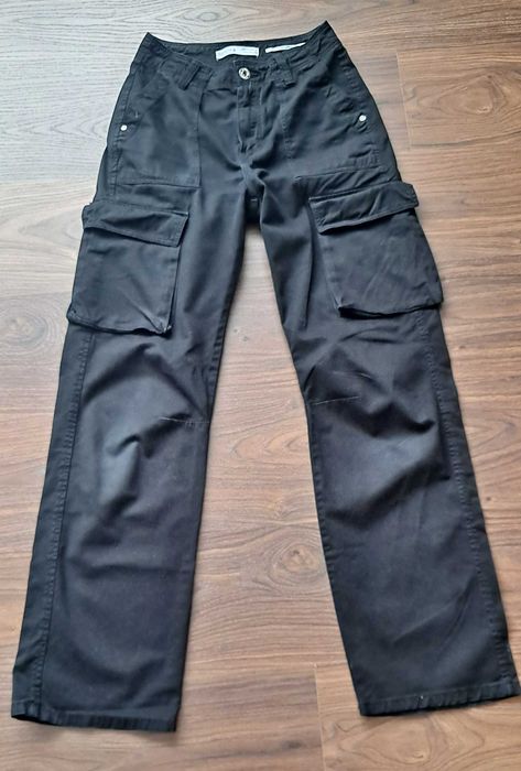 czarne spodnie cargo Bershka r. 34/XS