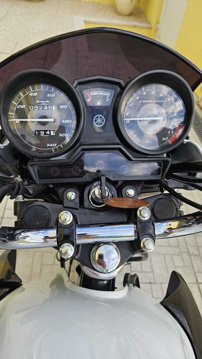 Yamaha YBR 125 - 5200 km - Como Nova