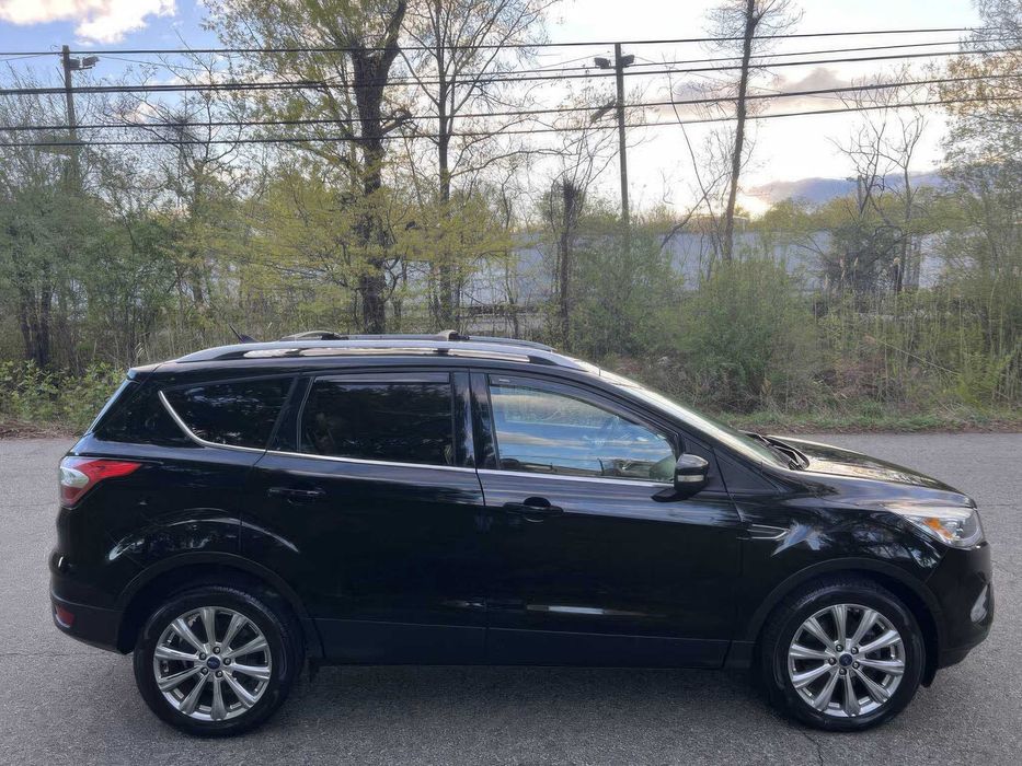 Ford Escape Titanium      2018