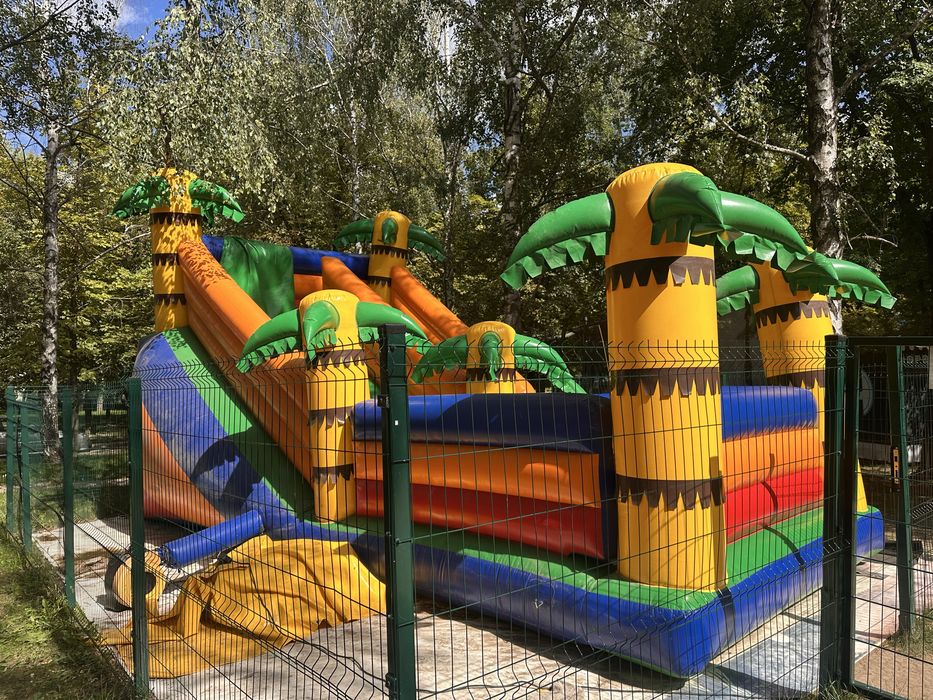 Надувний батут Гірка