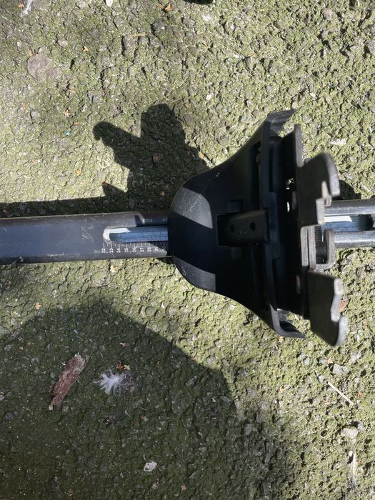 Релінг поперечина на кришу автомобіля