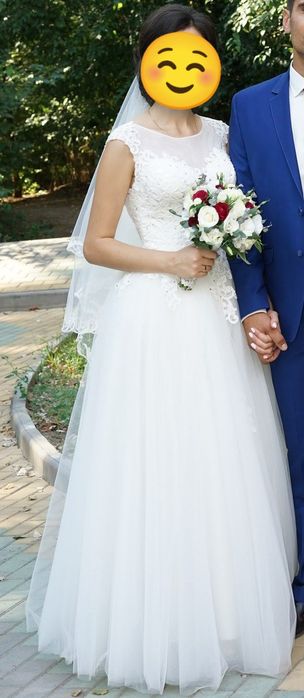 Весільна сукня  44 розмір айворі