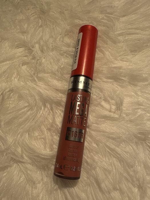 Rimmel Lasting Mega Matte plynna matowa pomadka 210 Rose&Shine