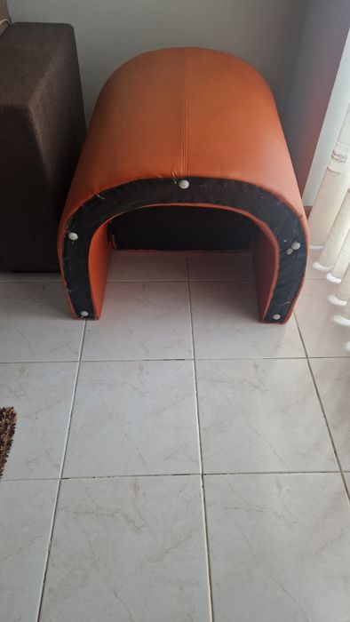 Puff em forma de sofa