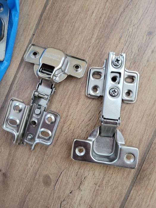 Завіса Muller Slide-On, 110°, накладна, без пружини